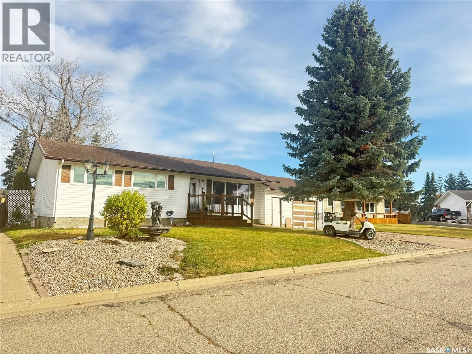 18 Tufts CRESCENT