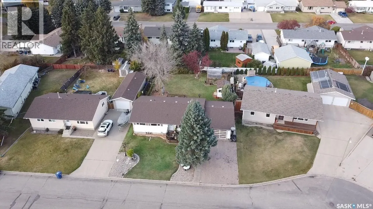 18 Tufts CRESCENT