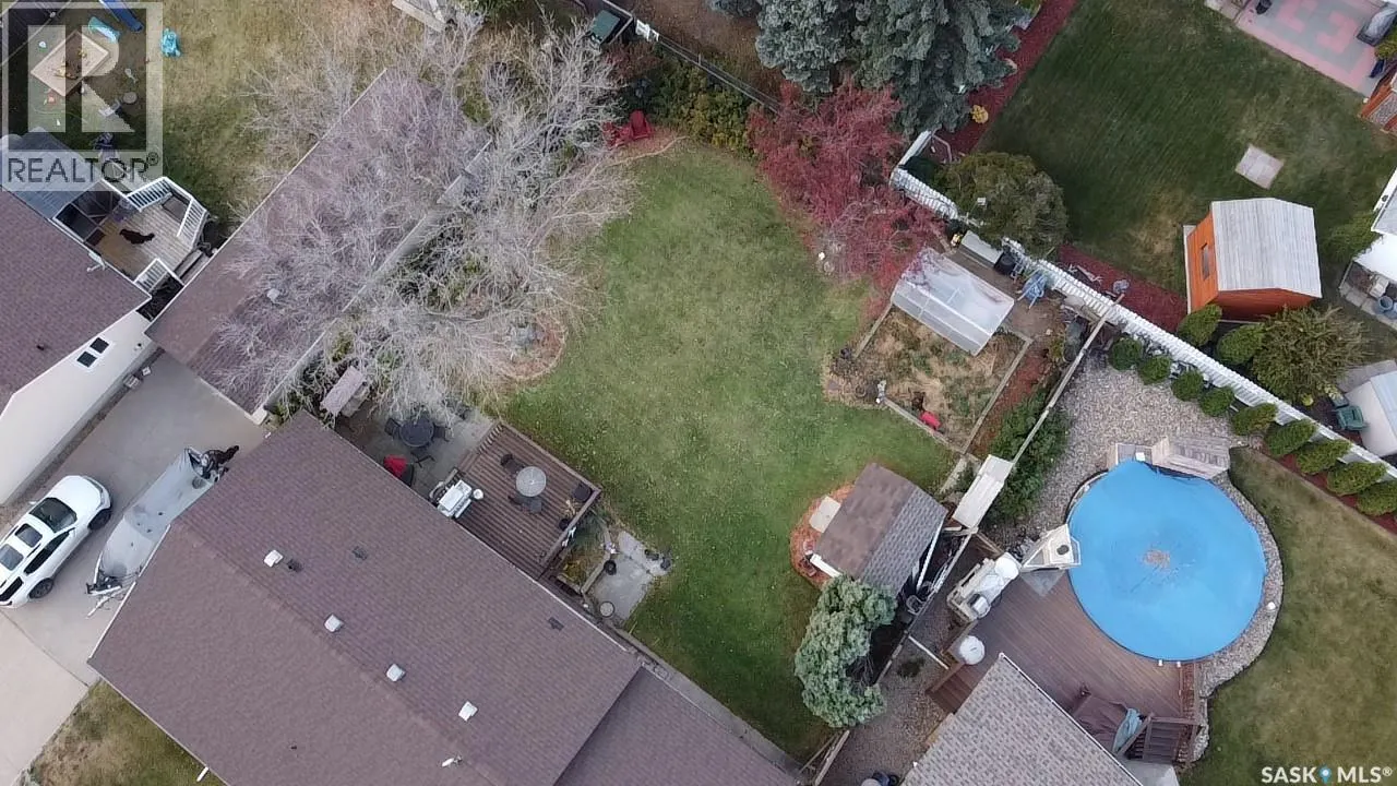 18 Tufts CRESCENT