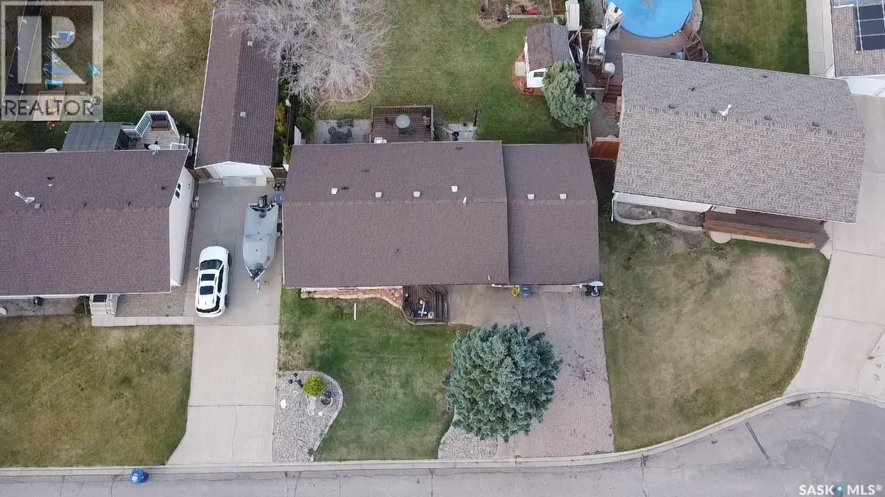 18 Tufts CRESCENT
