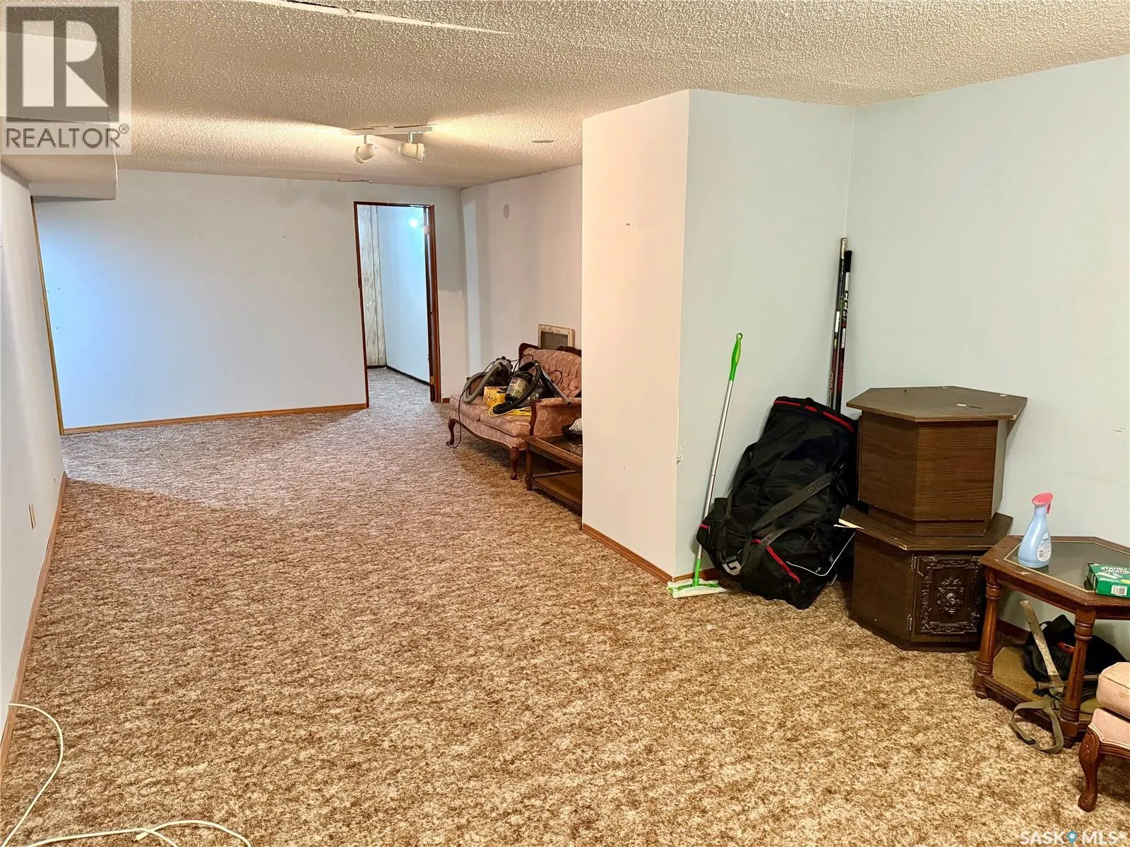 7 Hyde AVENUE