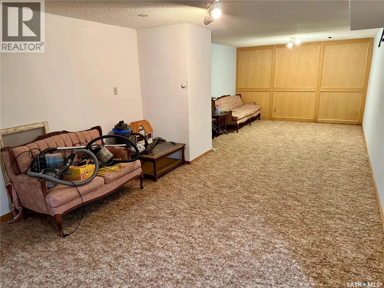 7 Hyde AVENUE