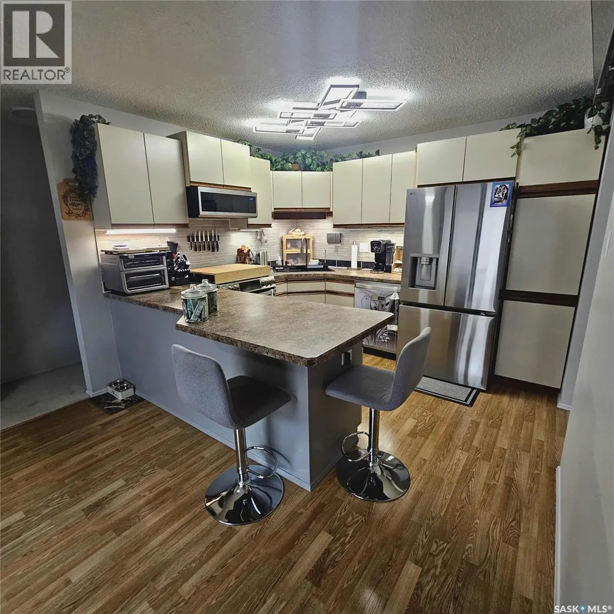 3042 Huntington PLACE