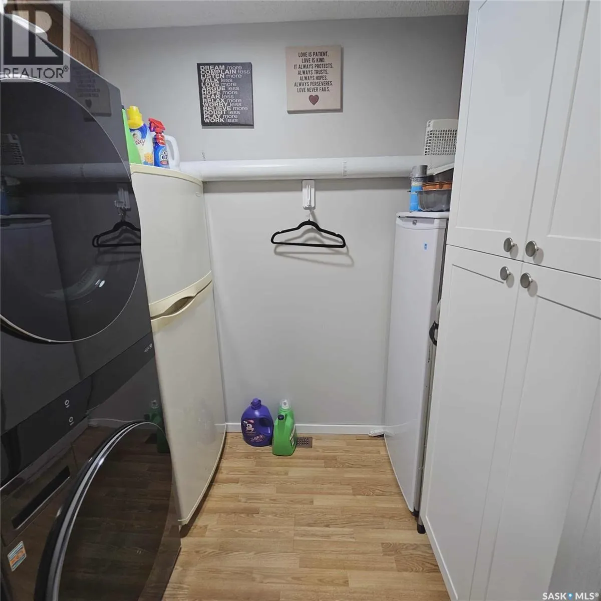 3042 Huntington PLACE