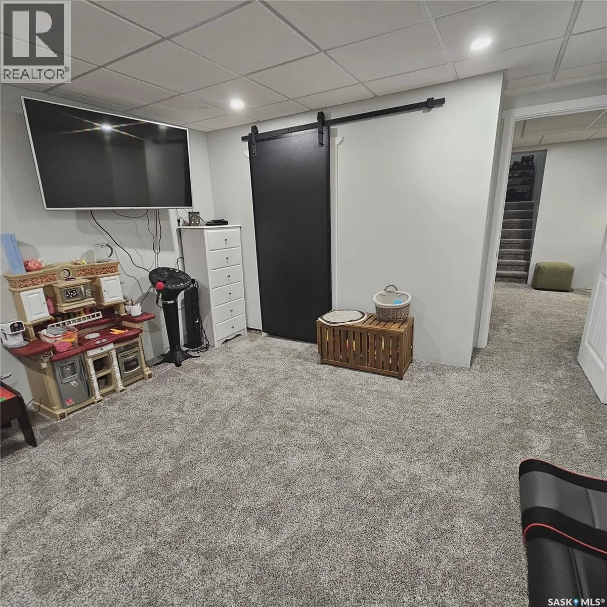 3042 Huntington PLACE
