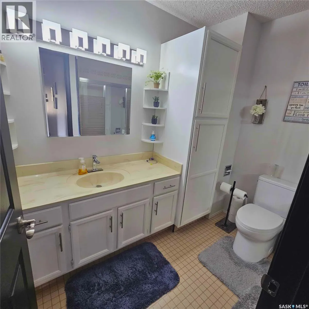 3042 Huntington PLACE