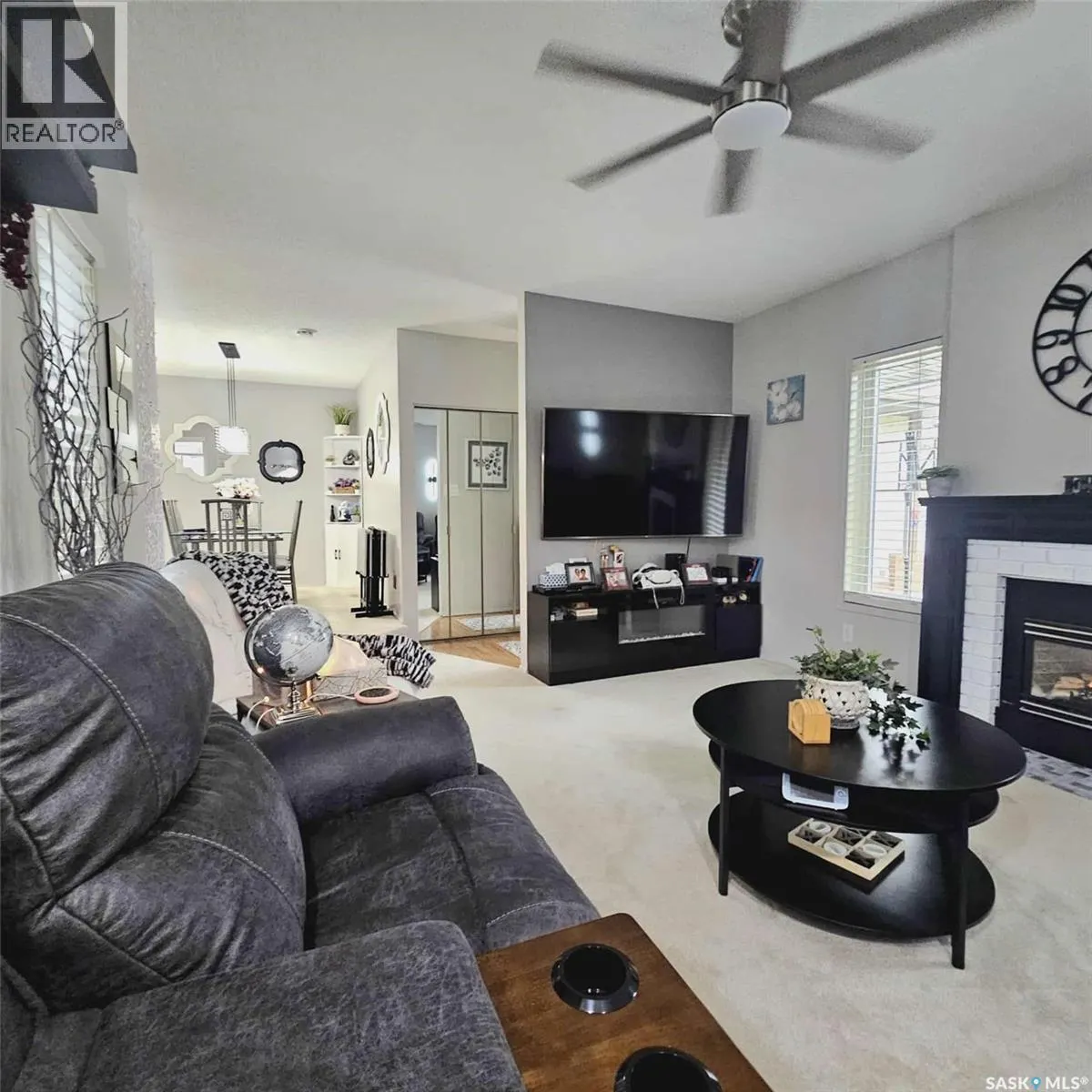 3042 Huntington PLACE