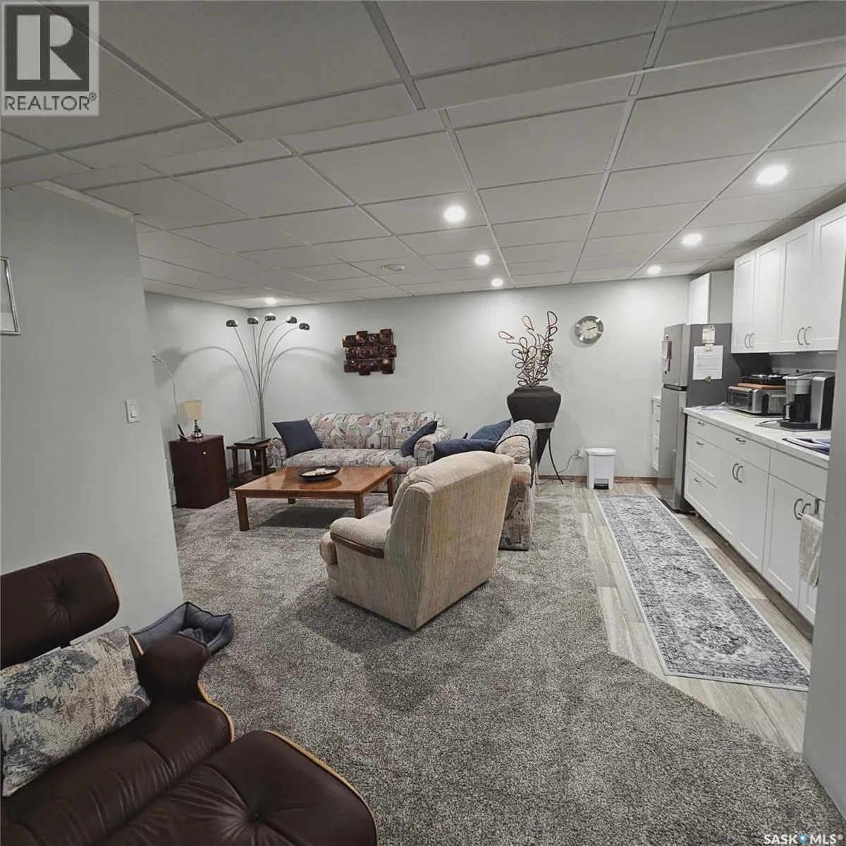 3042 Huntington PLACE