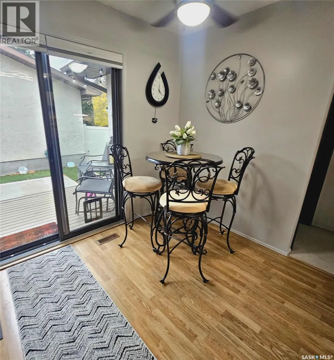 3042 Huntington PLACE