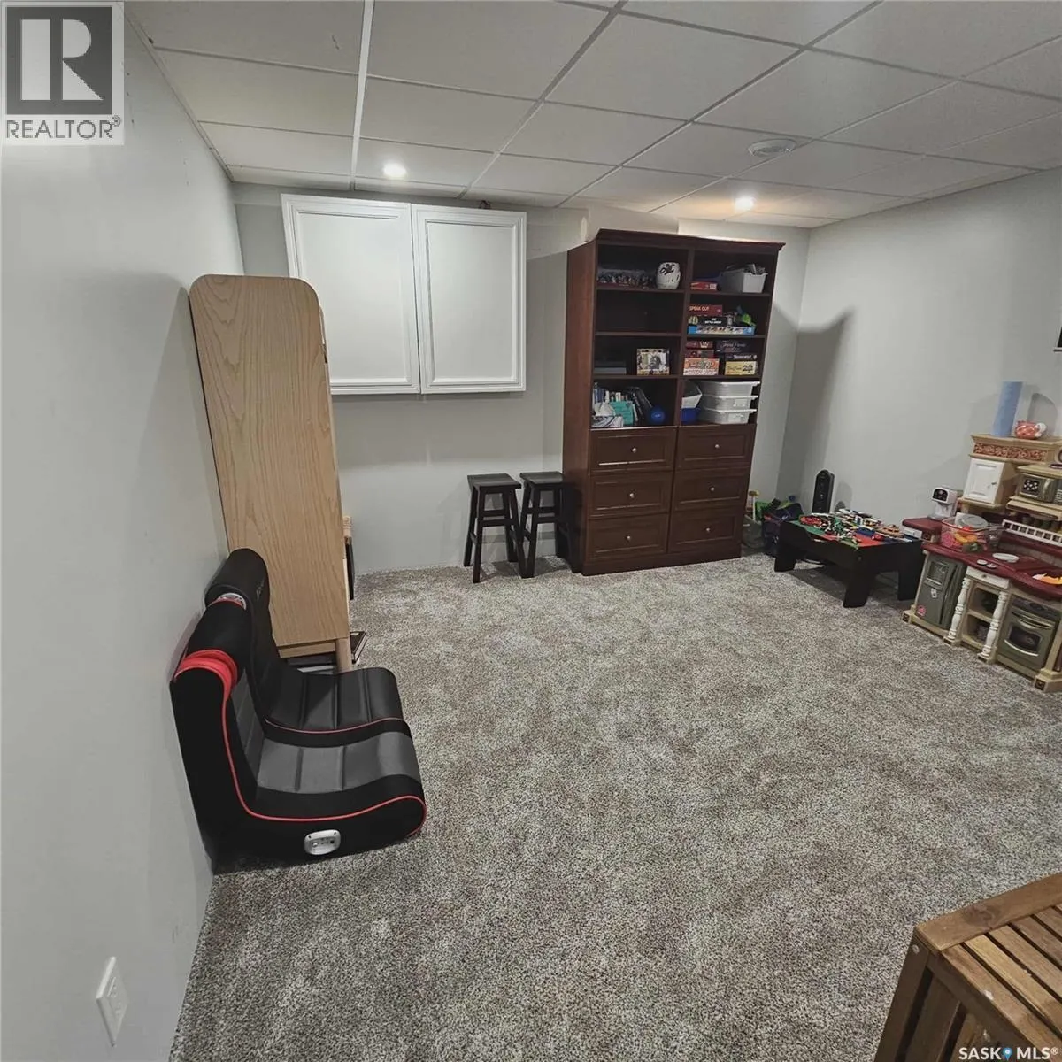 3042 Huntington PLACE