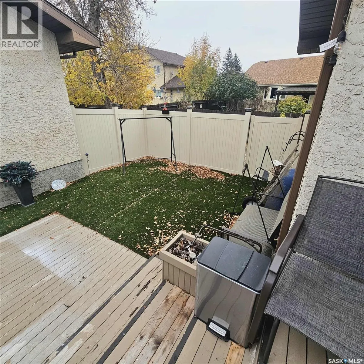 3042 Huntington PLACE
