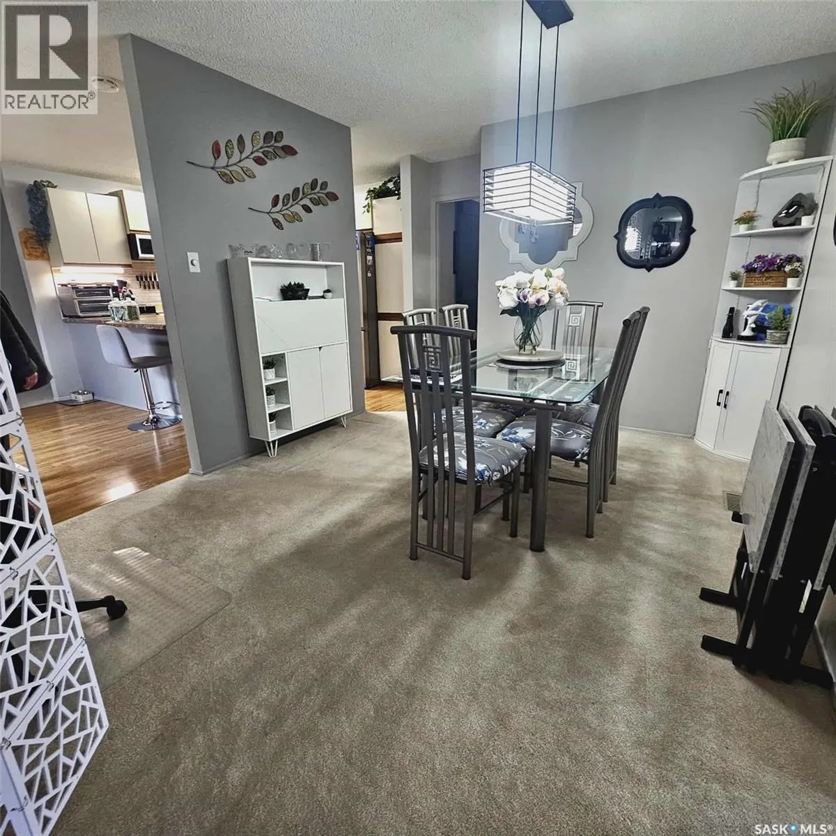 3042 Huntington PLACE
