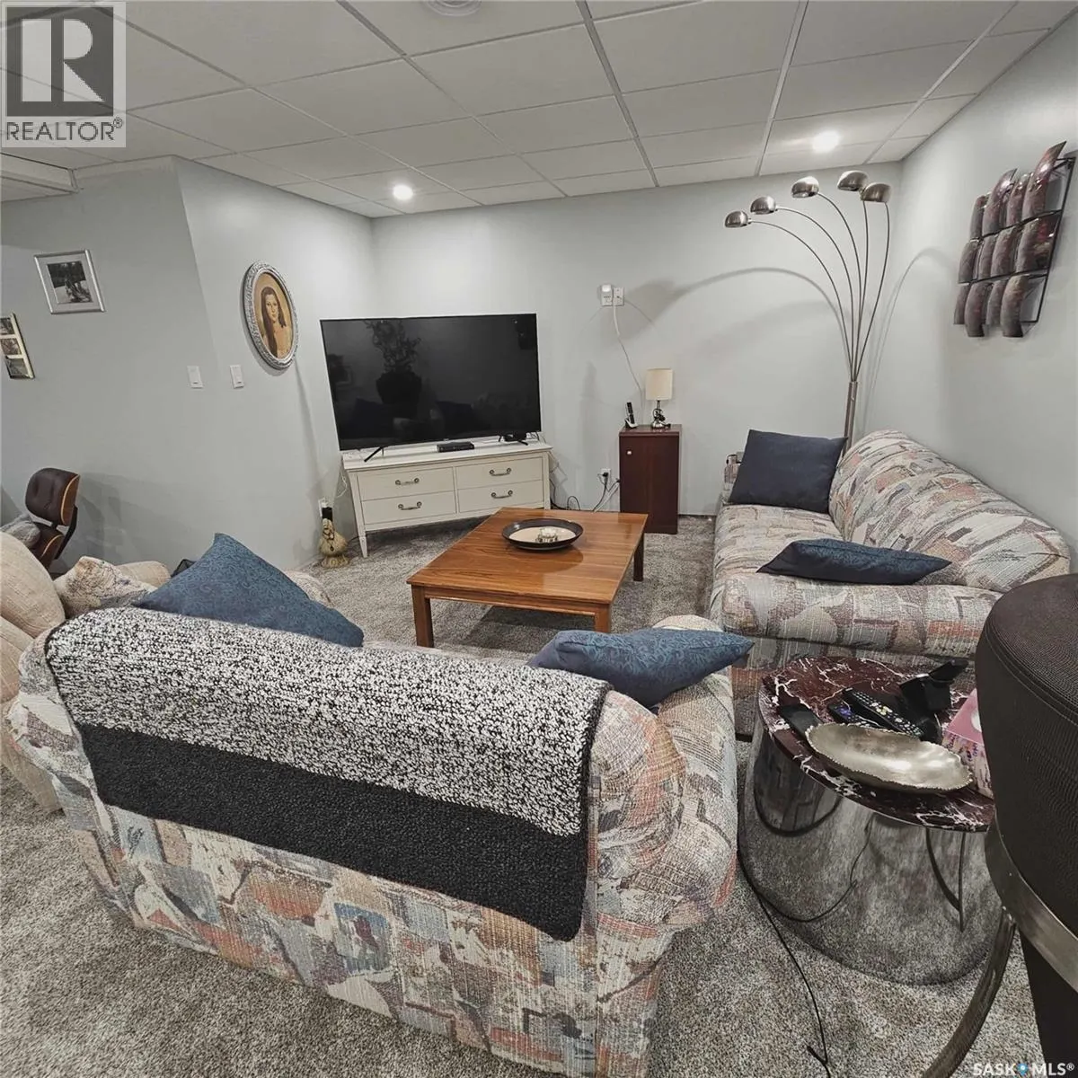 3042 Huntington PLACE