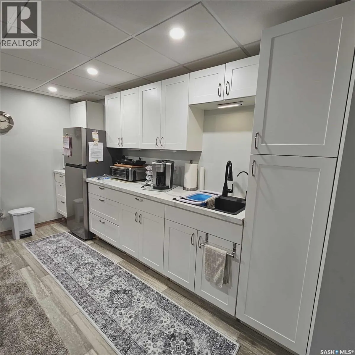 3042 Huntington PLACE