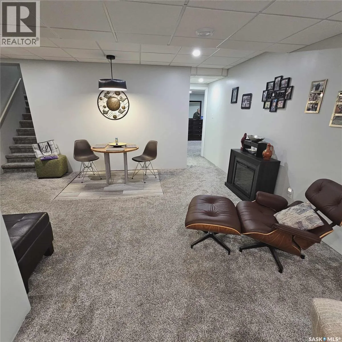 3042 Huntington PLACE