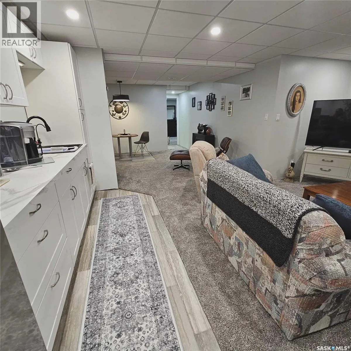 3042 Huntington PLACE