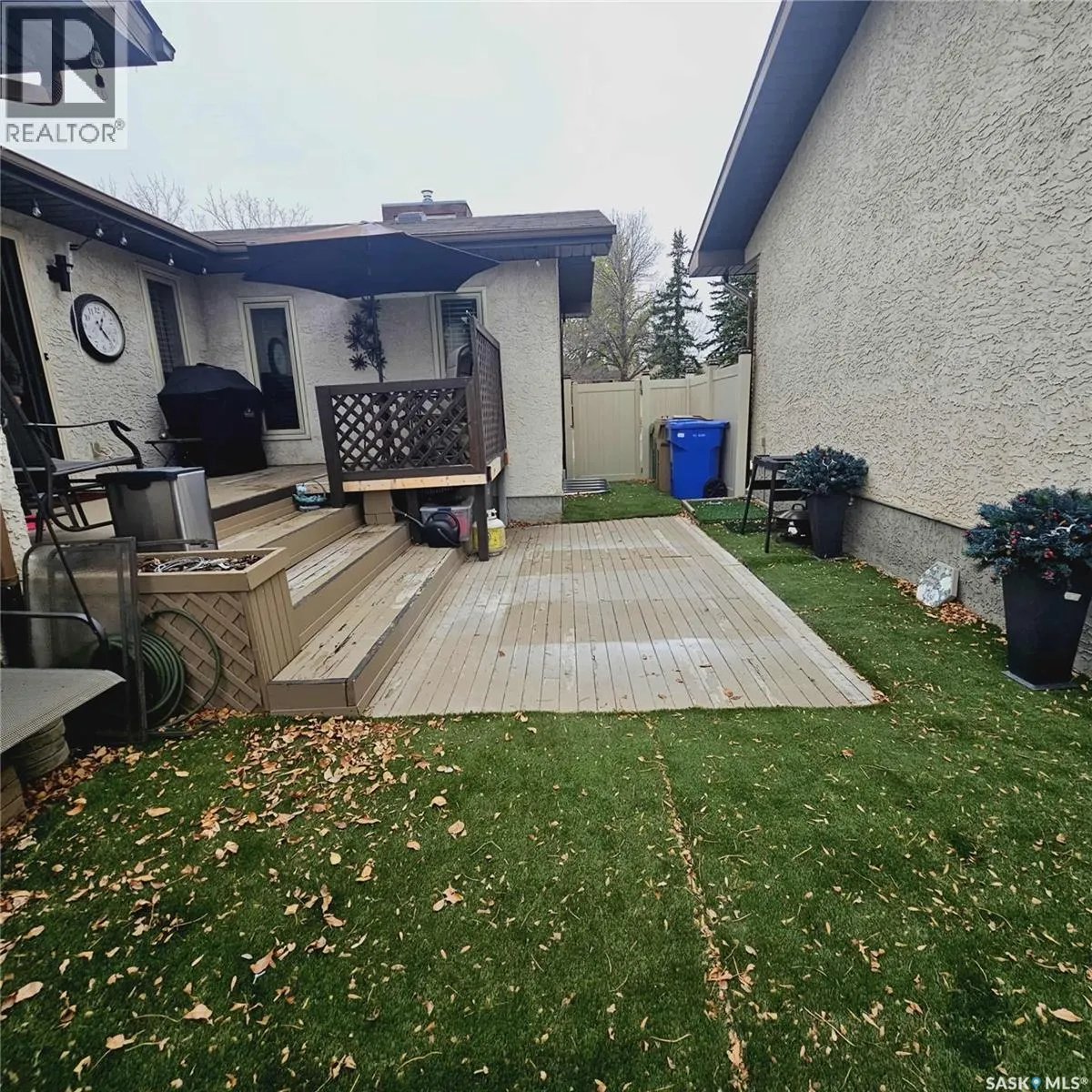 3042 Huntington PLACE