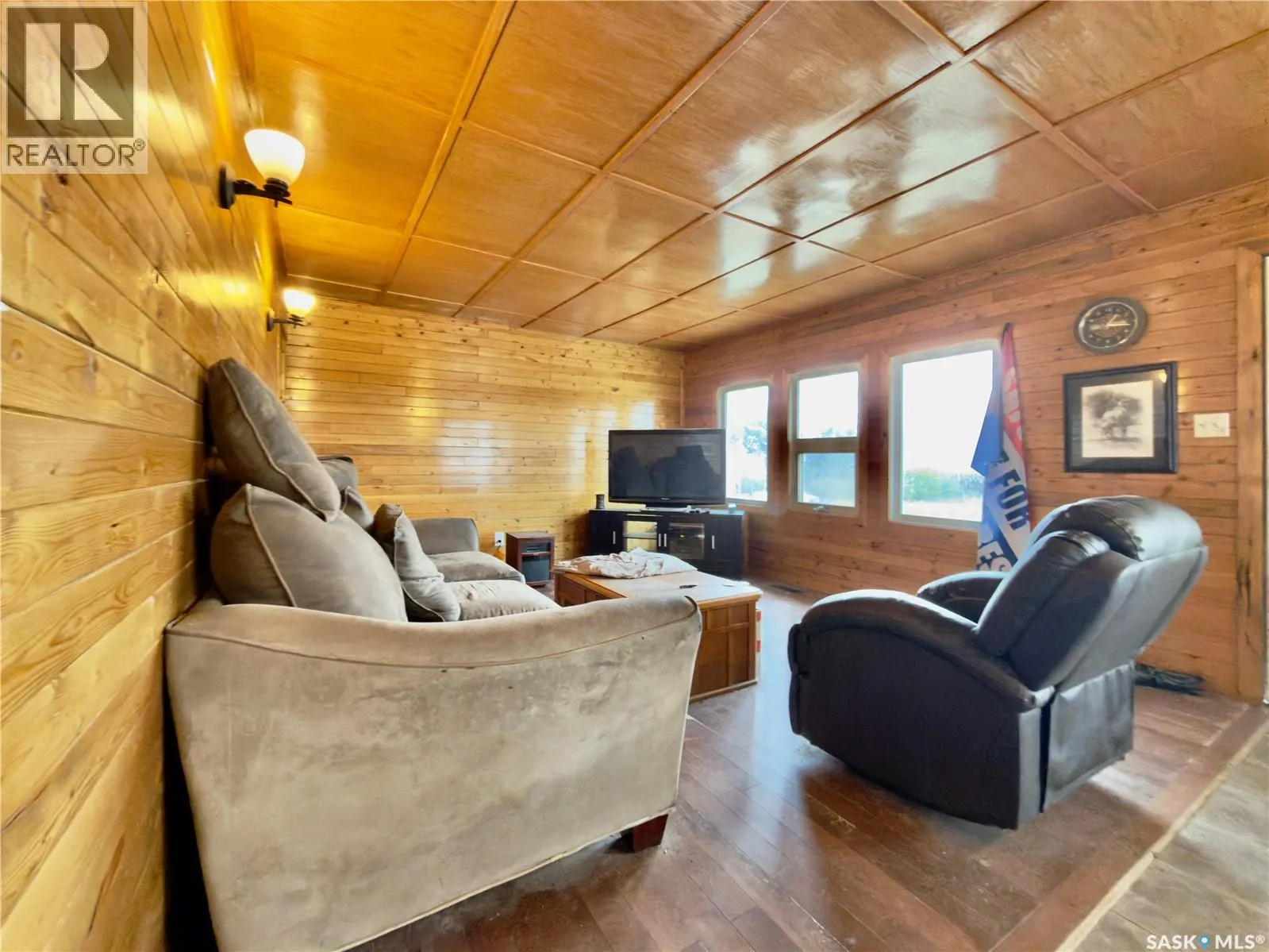 Gull Lake Acreage - Sutherland