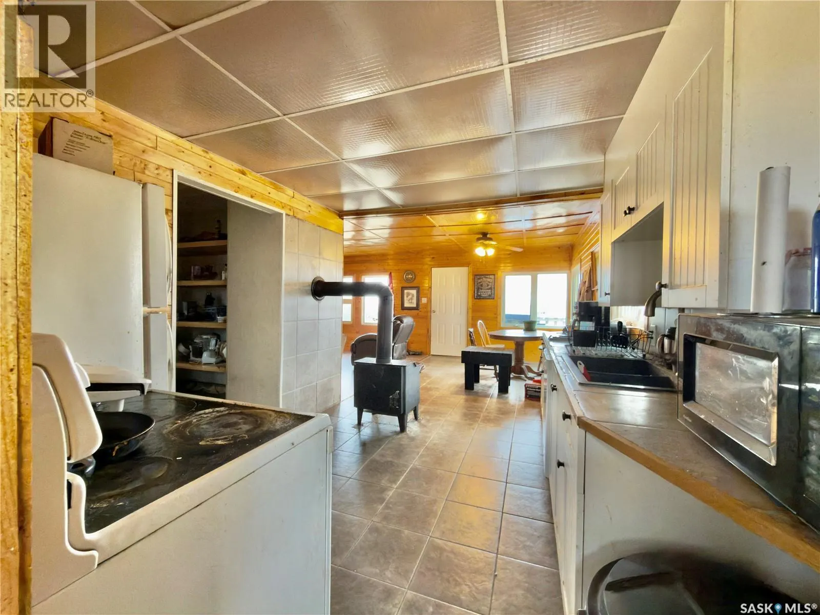 Gull Lake Acreage - Sutherland