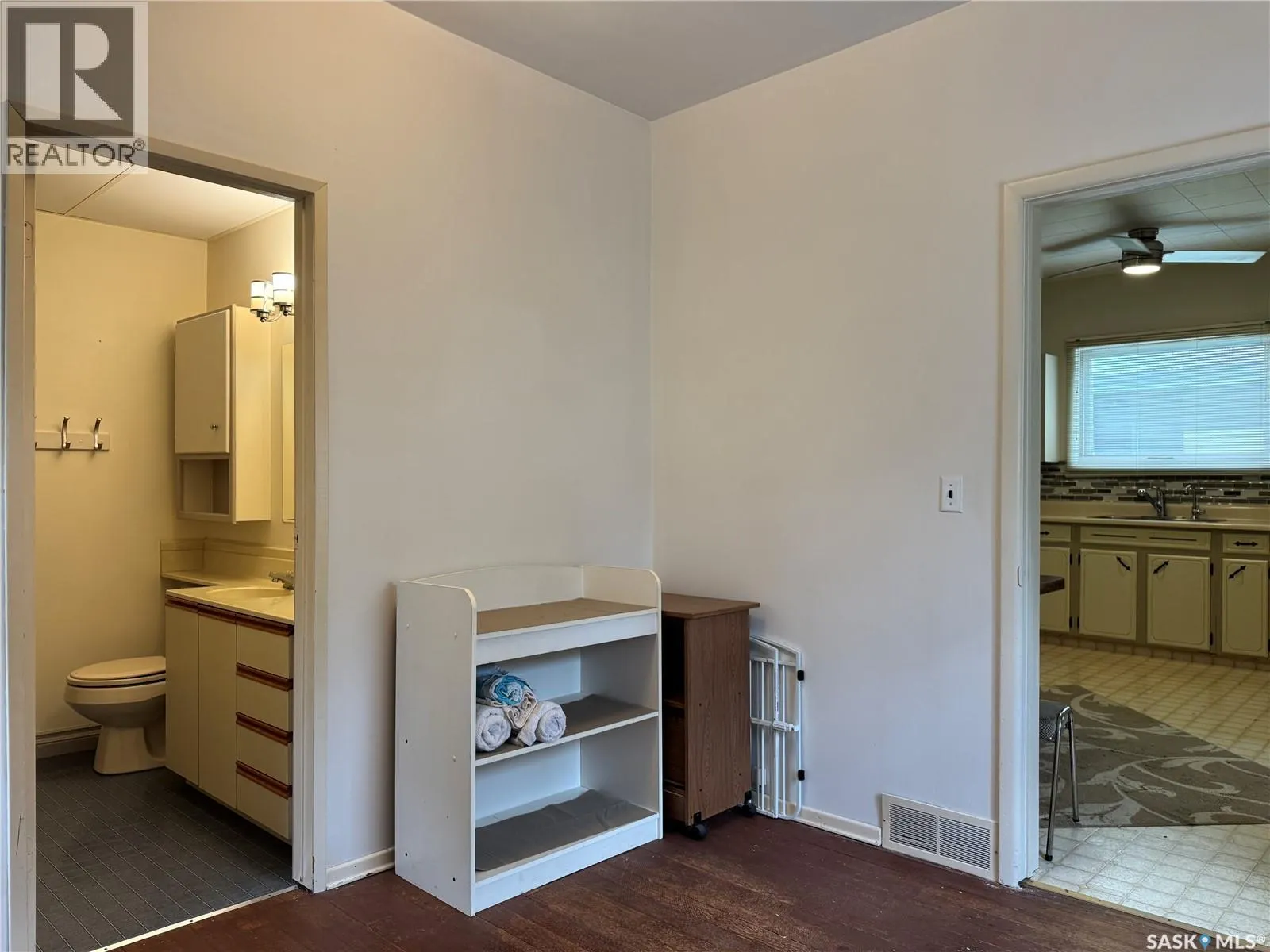 405 3rd STREET E