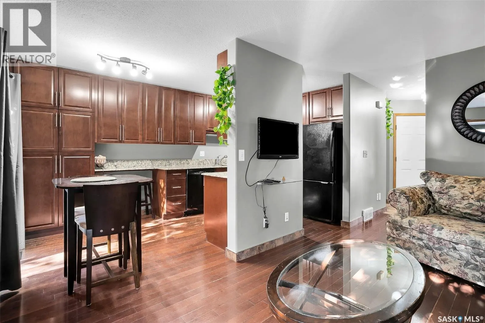 36 215 Pinehouse DRIVE