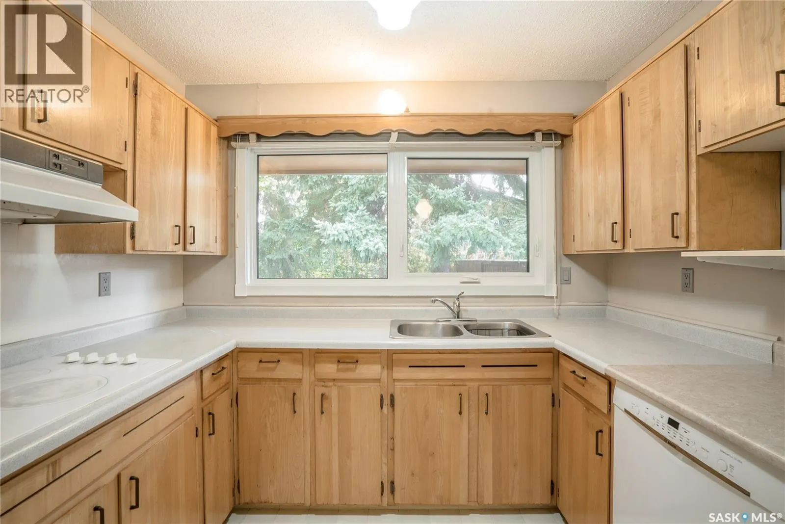 434 Birch CRESCENT