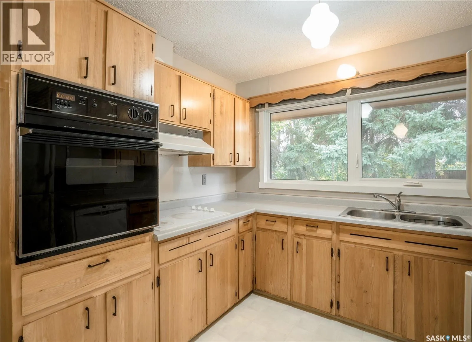 434 Birch CRESCENT