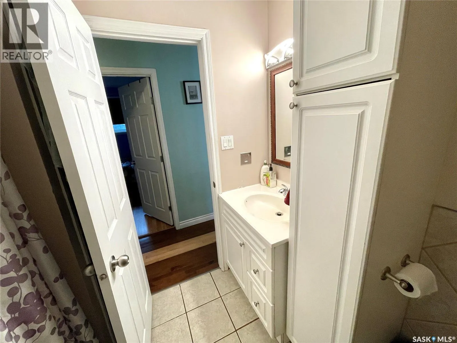2472 Ross CRESCENT