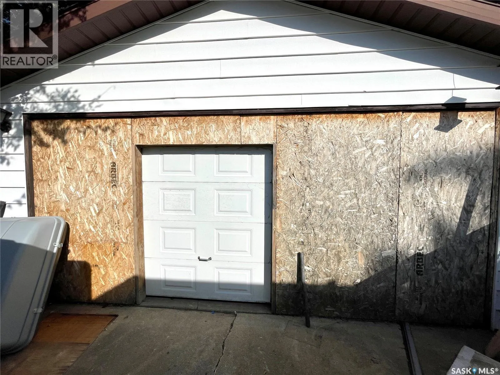 2472 Ross CRESCENT