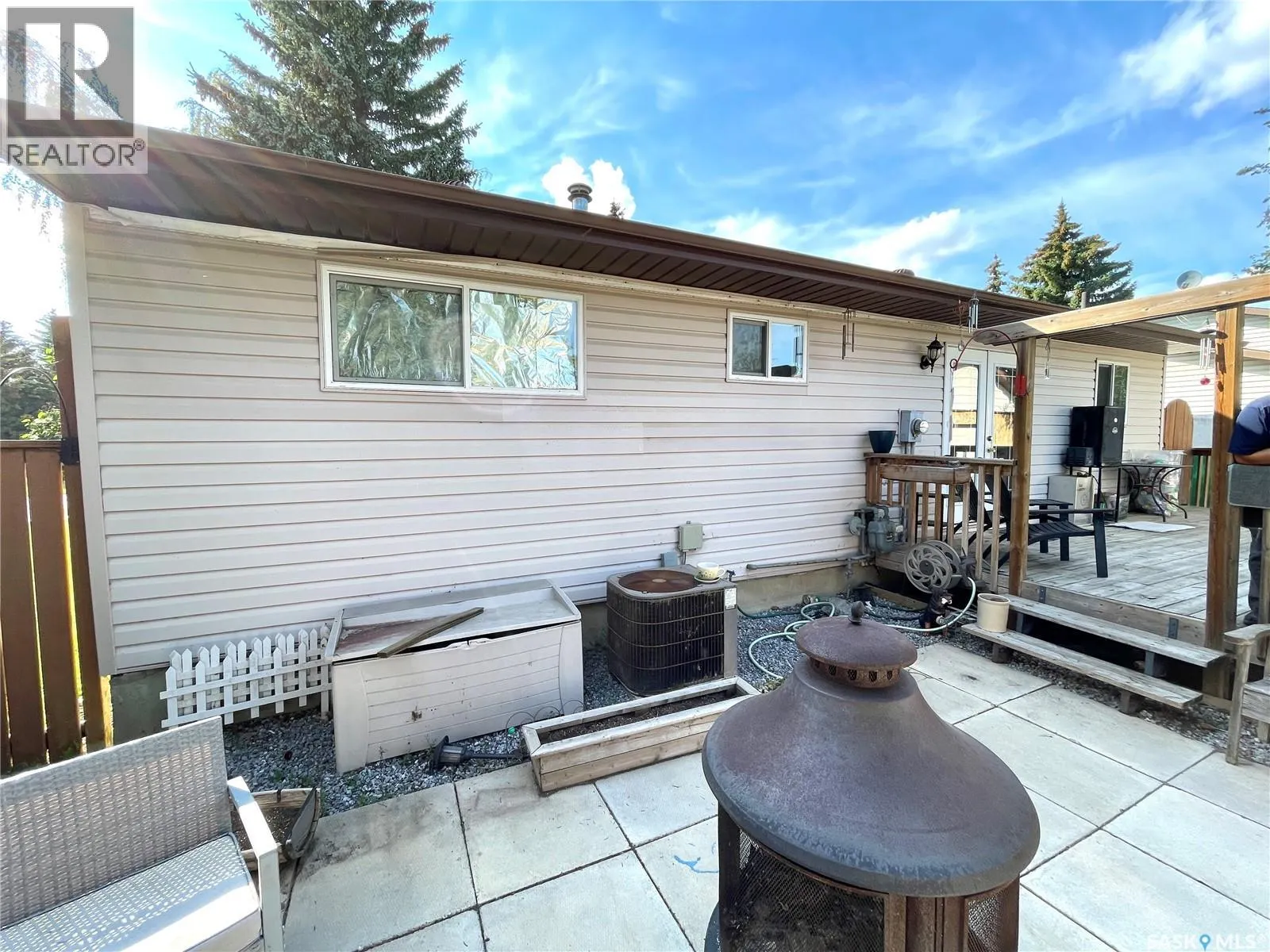 2472 Ross CRESCENT