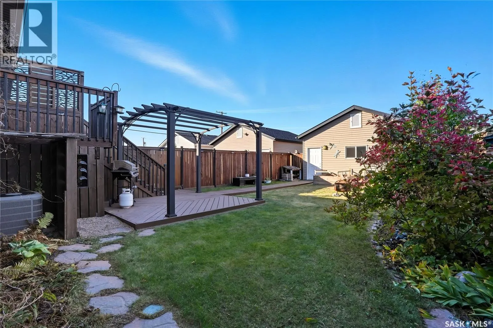 108 Reddekopp CRESCENT