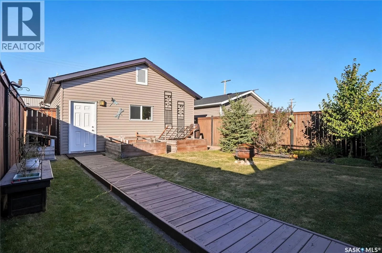108 Reddekopp CRESCENT