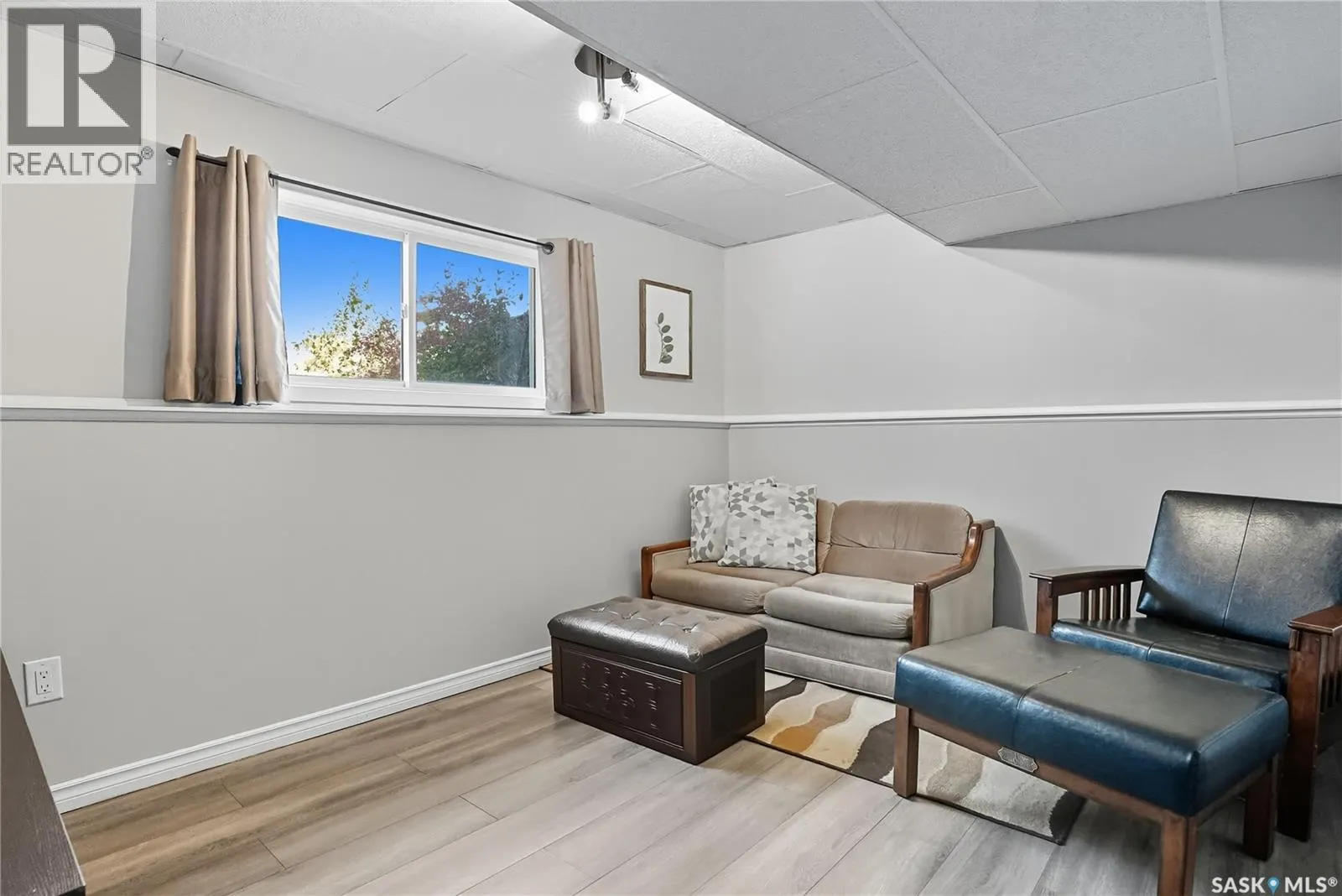 108 Reddekopp CRESCENT