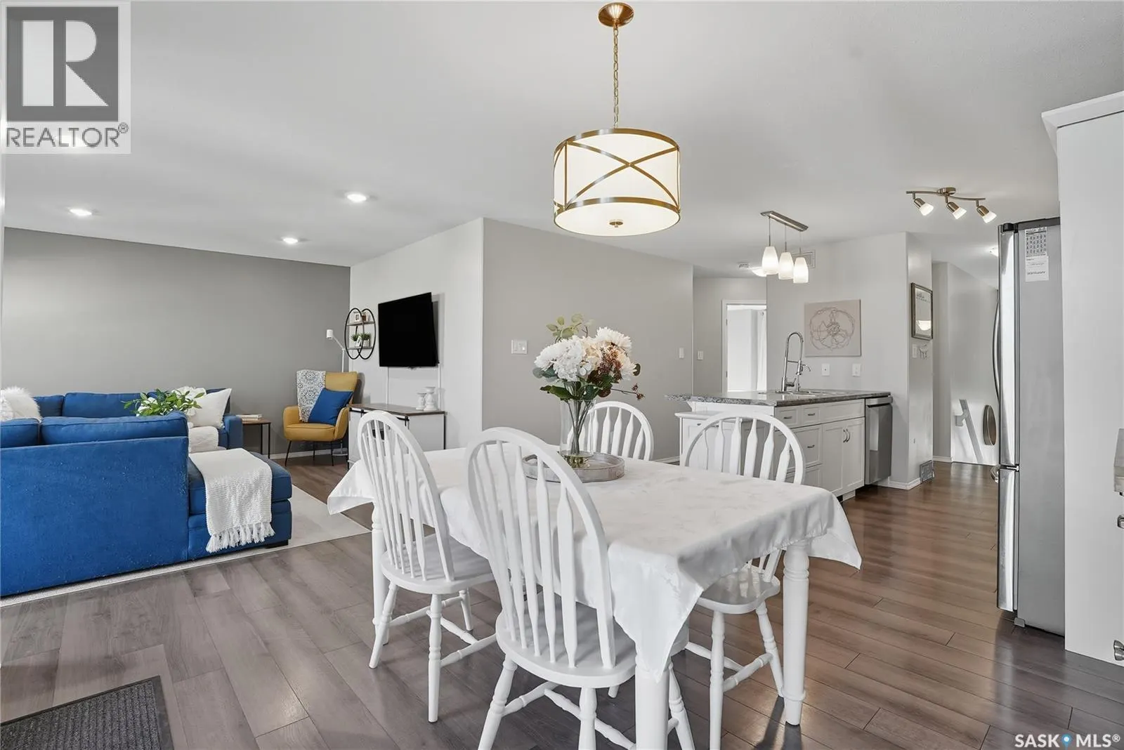 108 Reddekopp CRESCENT