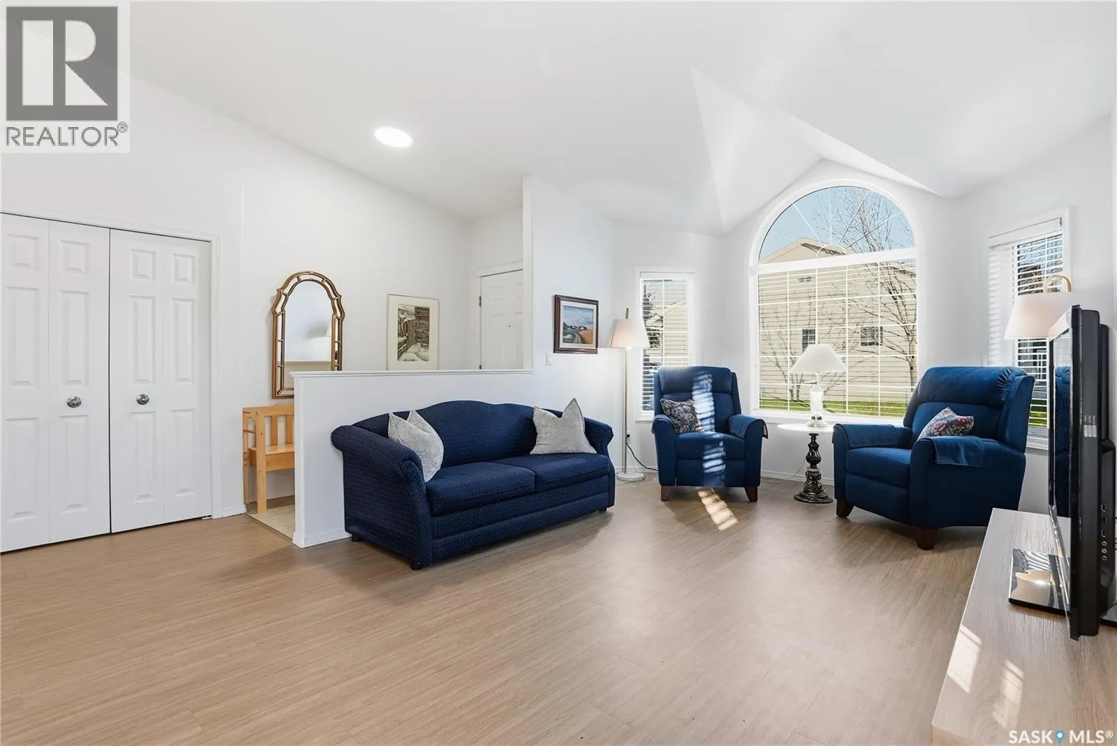 9 927 Heritage VIEW