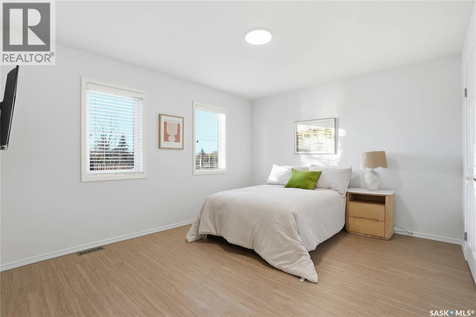 9 927 Heritage VIEW