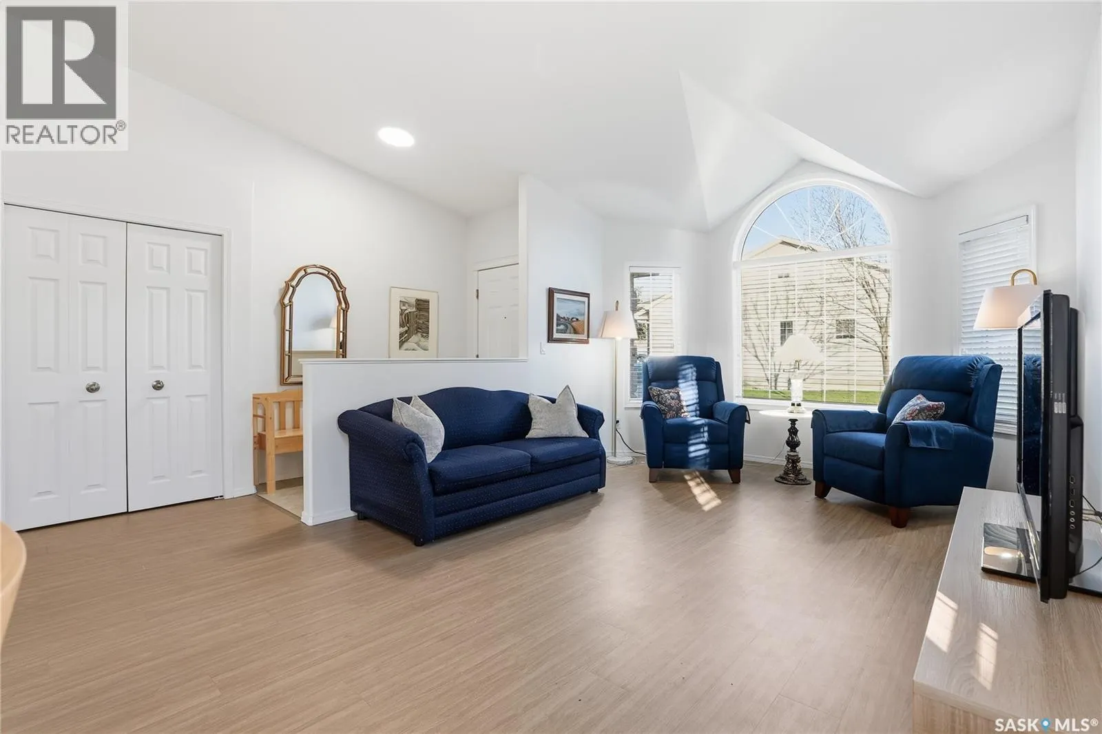 9 927 Heritage VIEW