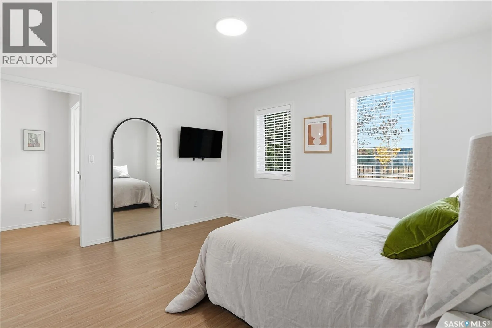 9 927 Heritage VIEW