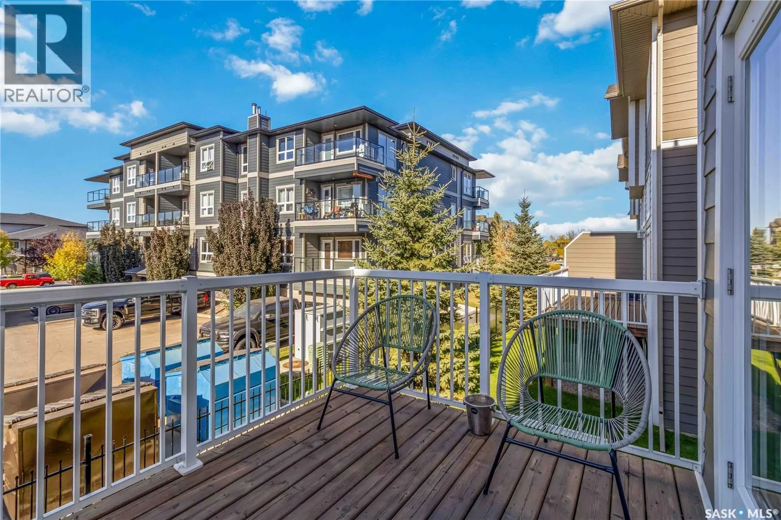 505 212 Willis CRESCENT