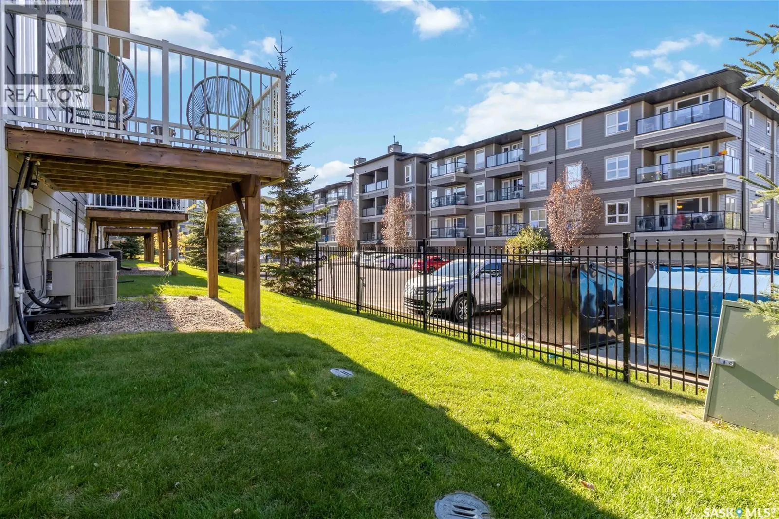 505 212 Willis CRESCENT