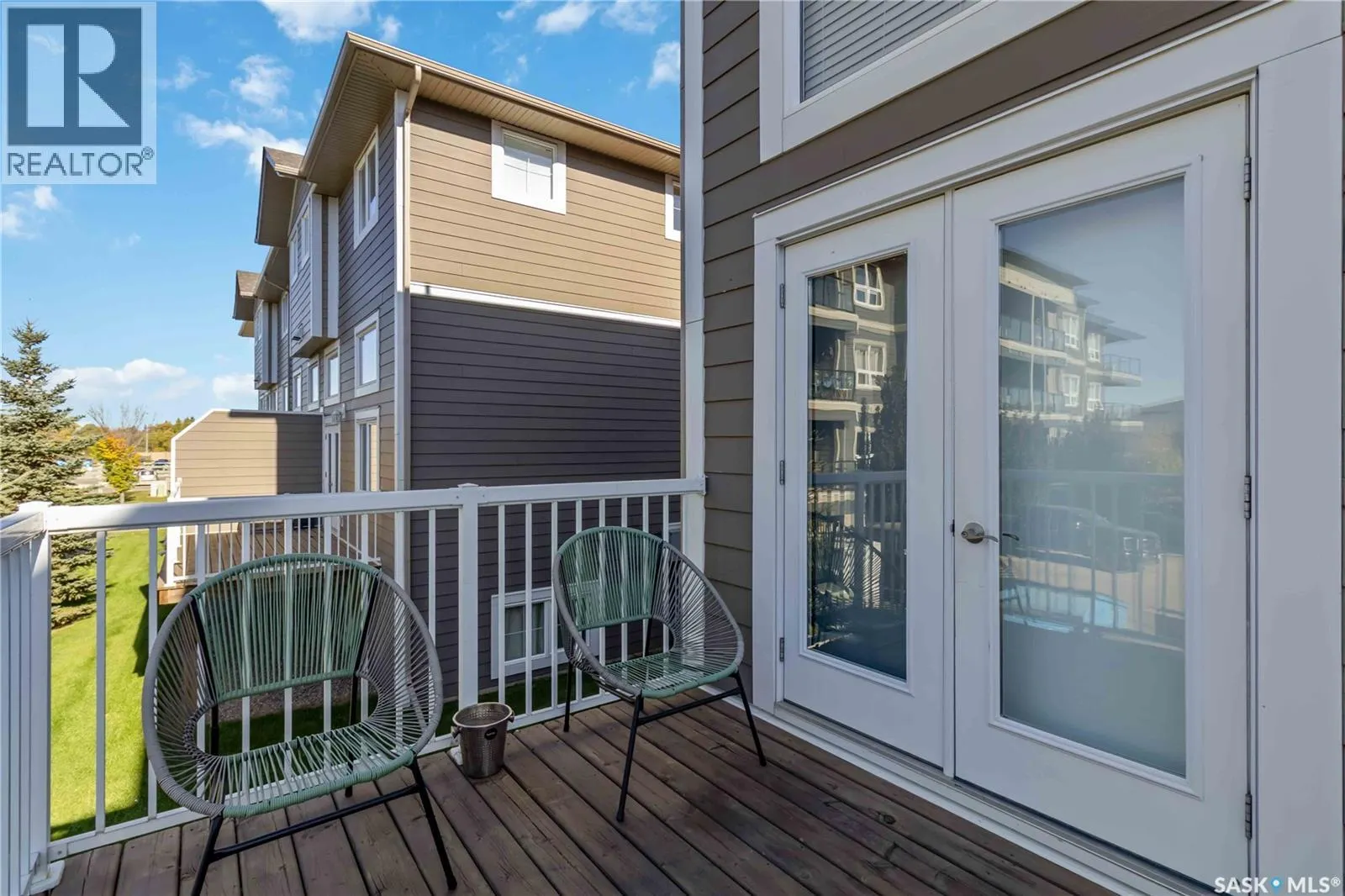 505 212 Willis CRESCENT