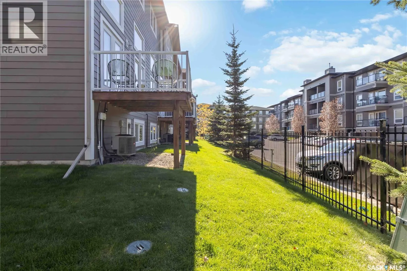 505 212 Willis CRESCENT
