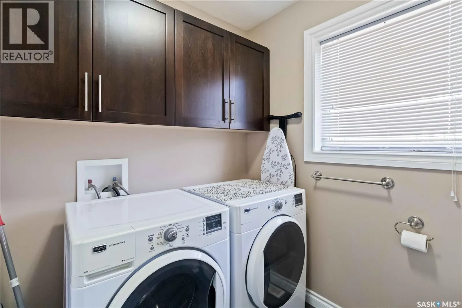 505 212 Willis CRESCENT