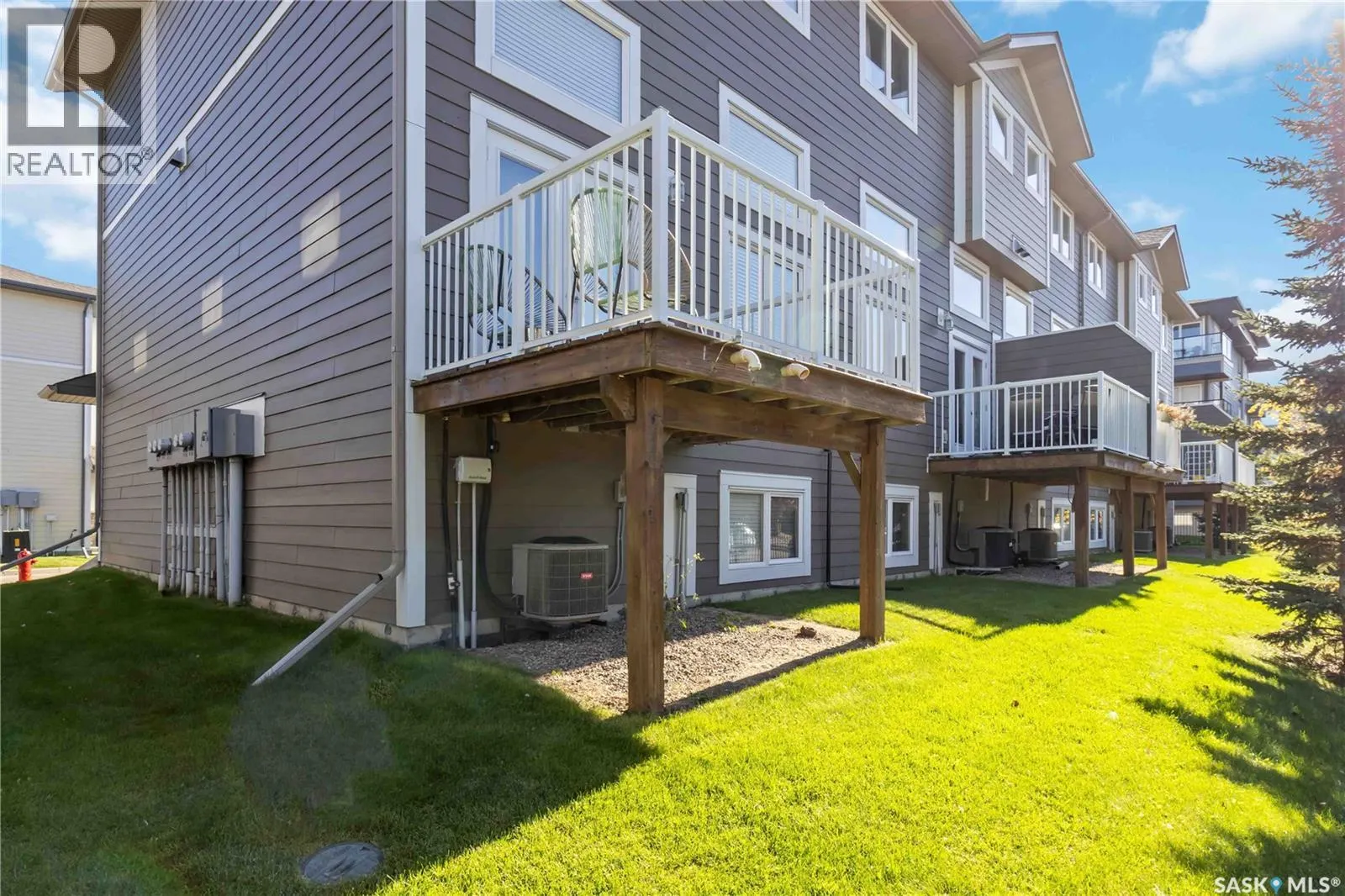 505 212 Willis CRESCENT