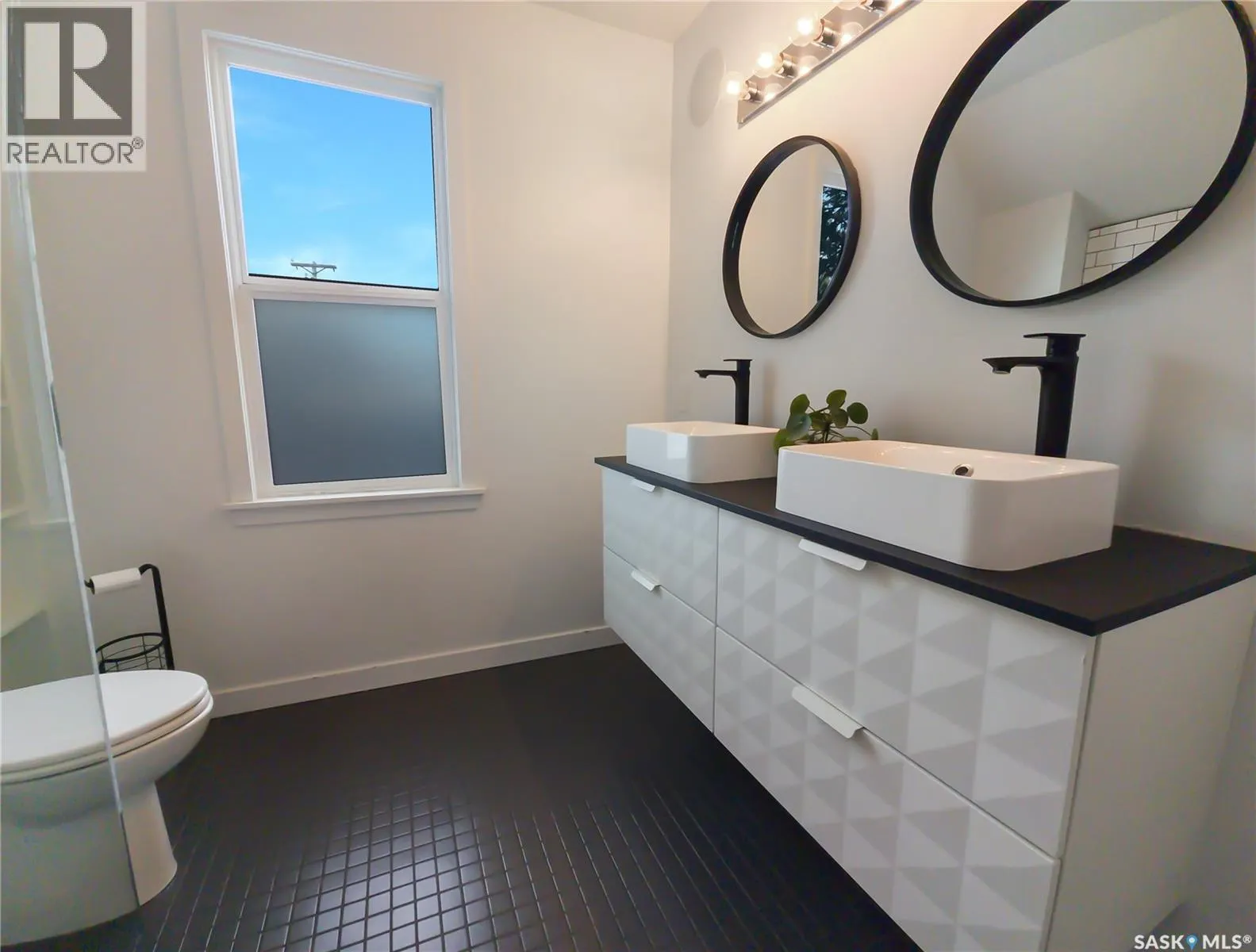227 H AVENUE S