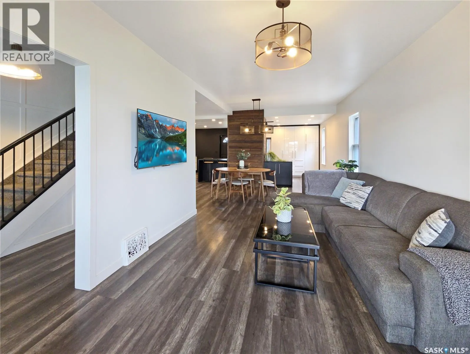 227 H AVENUE S