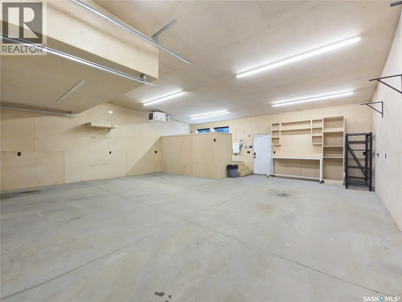 227 H AVENUE S
