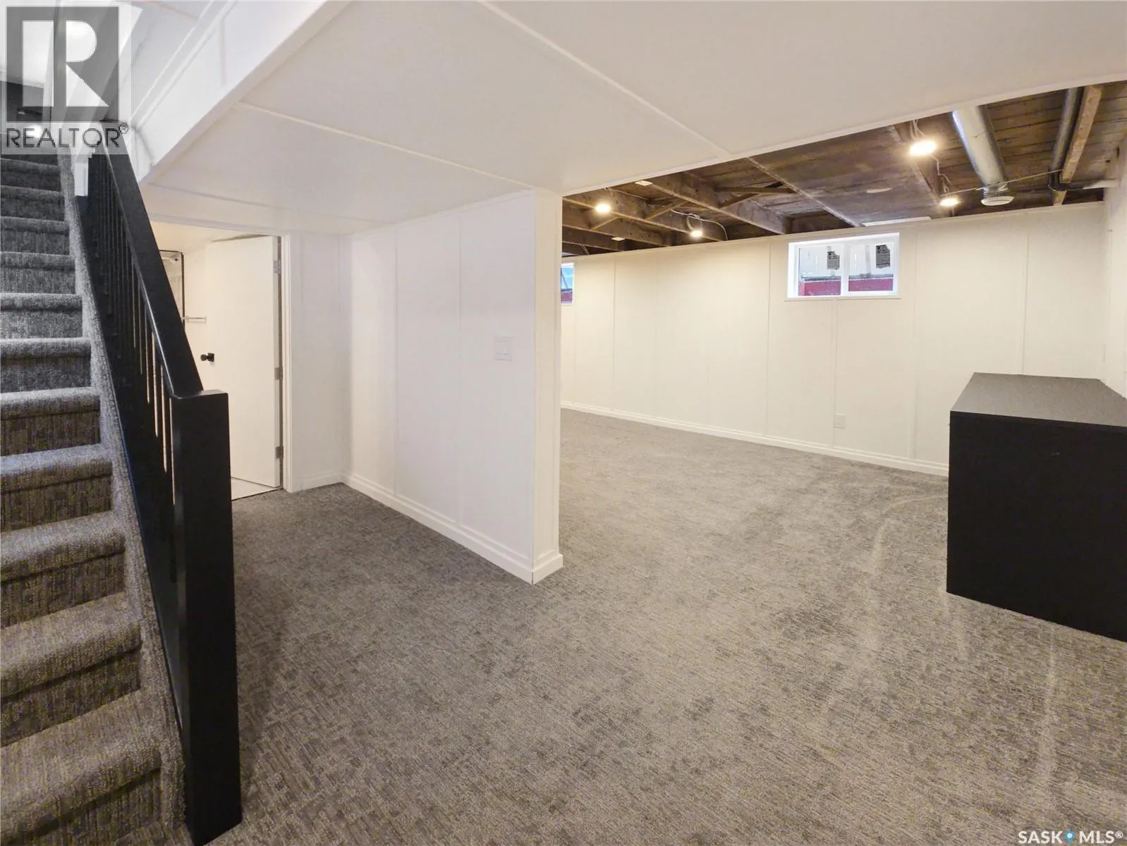 227 H AVENUE S