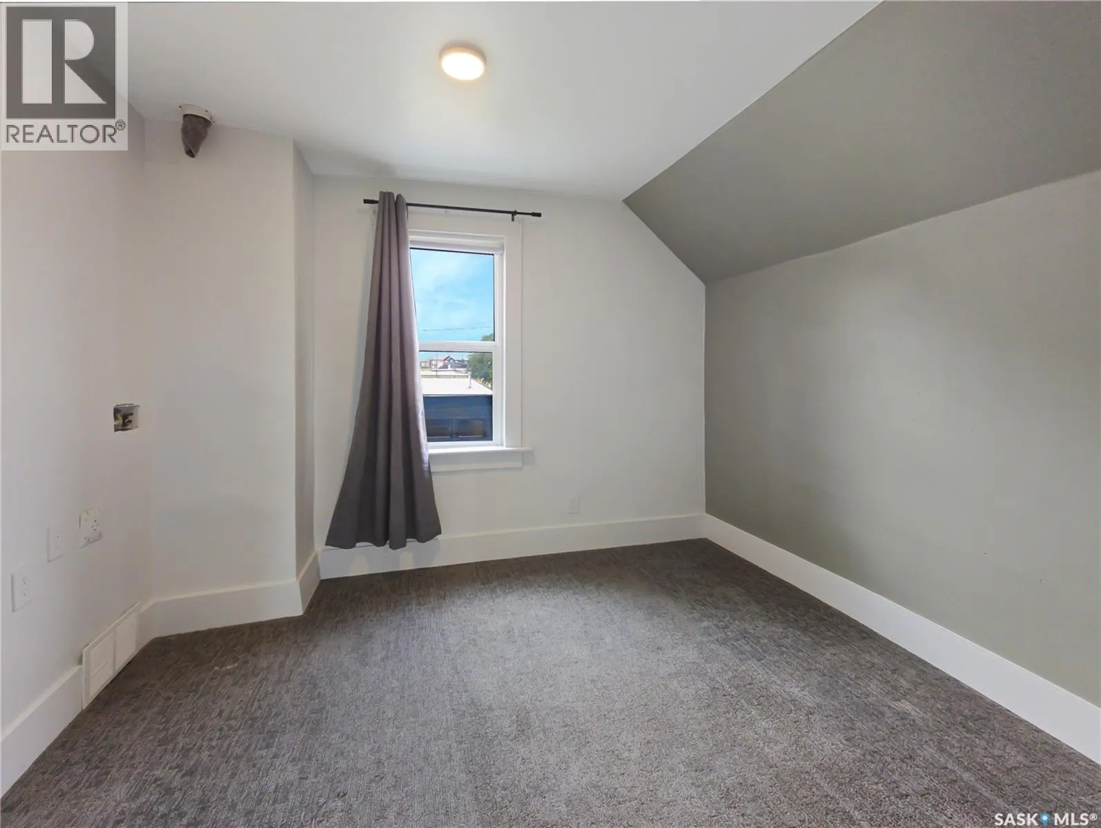 227 H AVENUE S