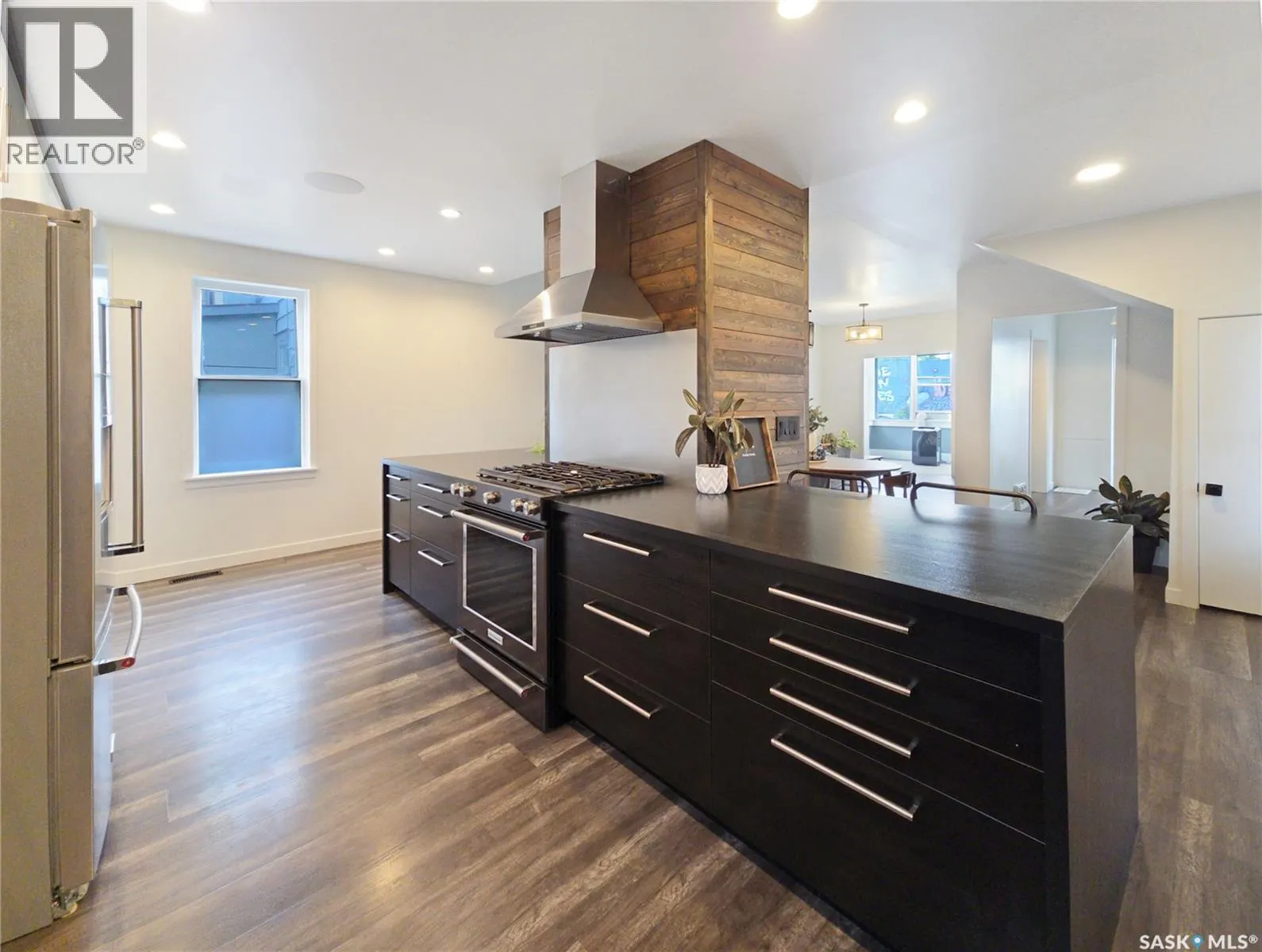 227 H AVENUE S